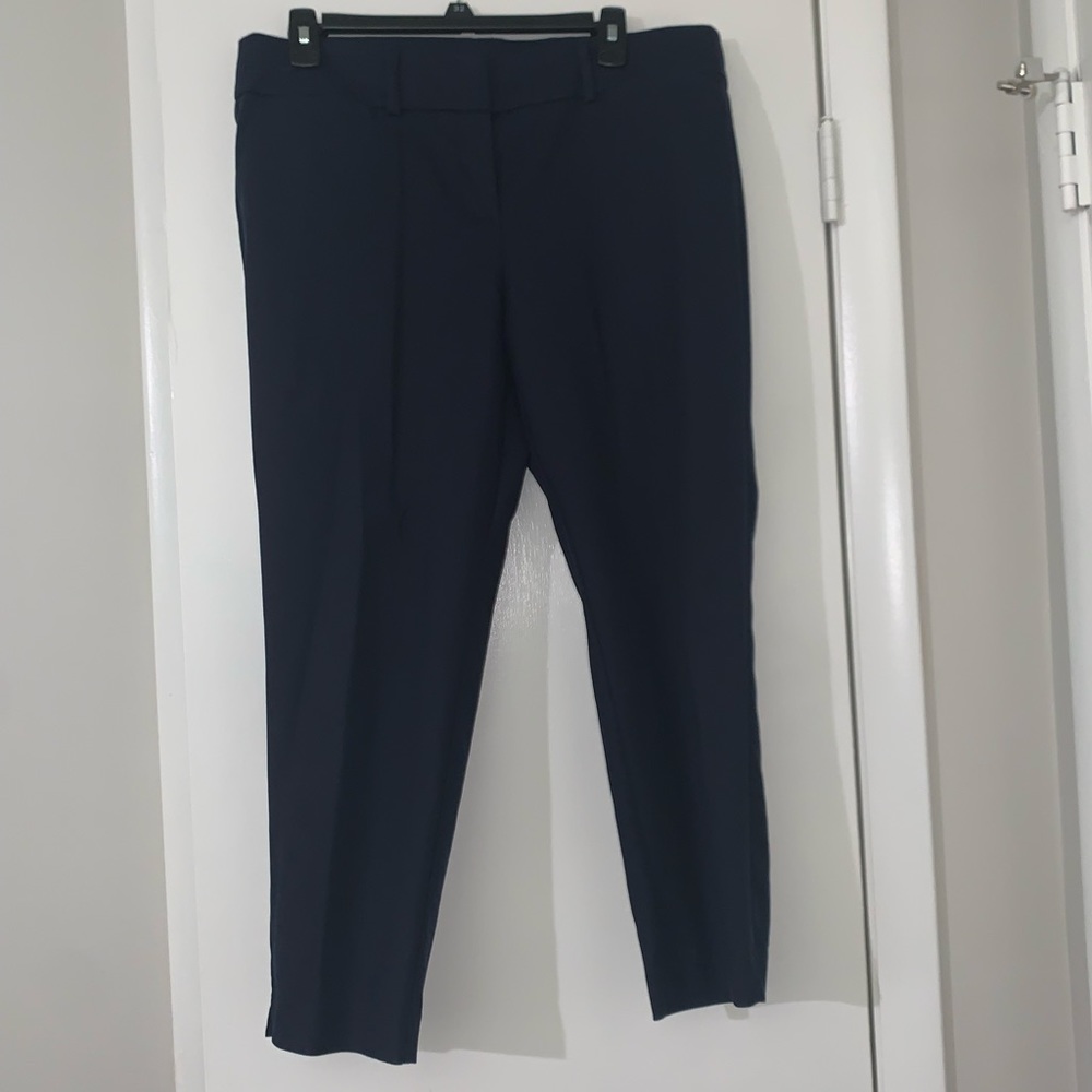 LOFT Navy blue🧵 slight crop, sz 10, dress pants, excellent condition